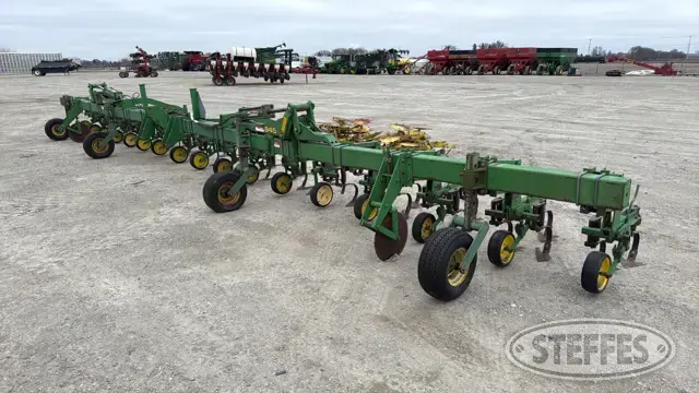 1996 John Deere 845