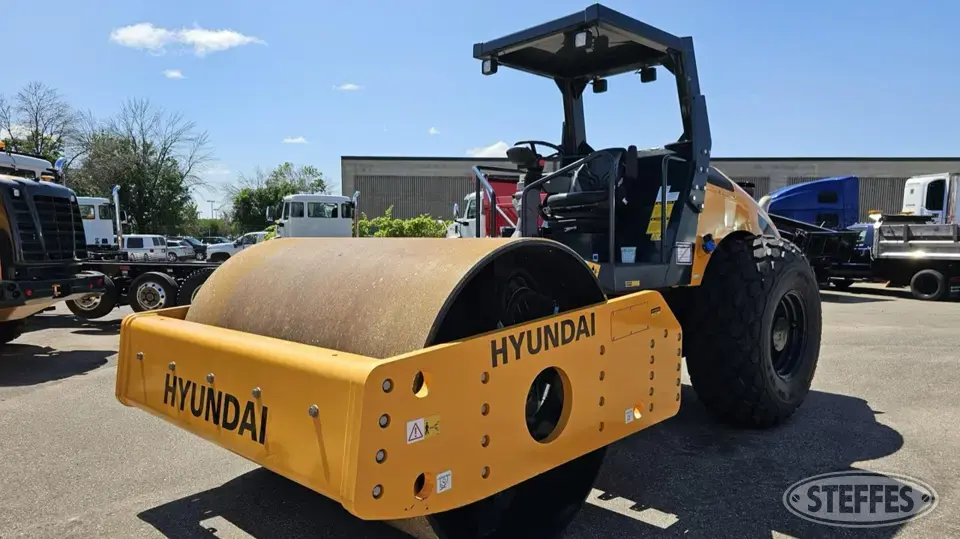2023 Hyundai HR120C Self-Propelled Combination Compactor
