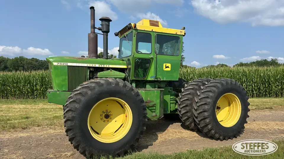 1974 John Deere 7520 Collectible Tractor