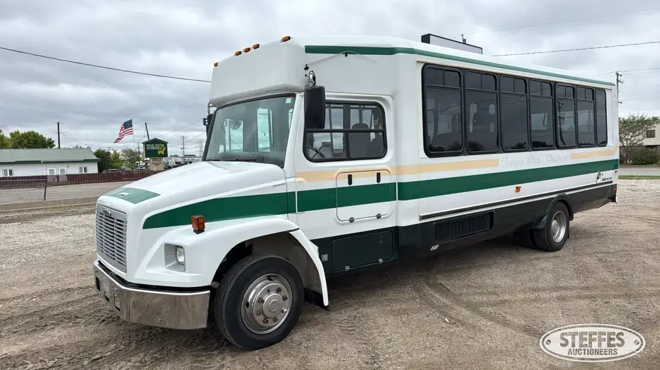 2004 Freightliner FB65 Bus
