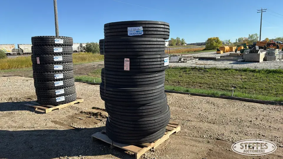 (8) Invovic FM591 11R22.5 tires Truck Tire