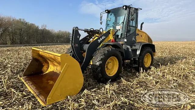 2018 Deere 344L