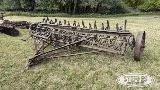 International field cultivator