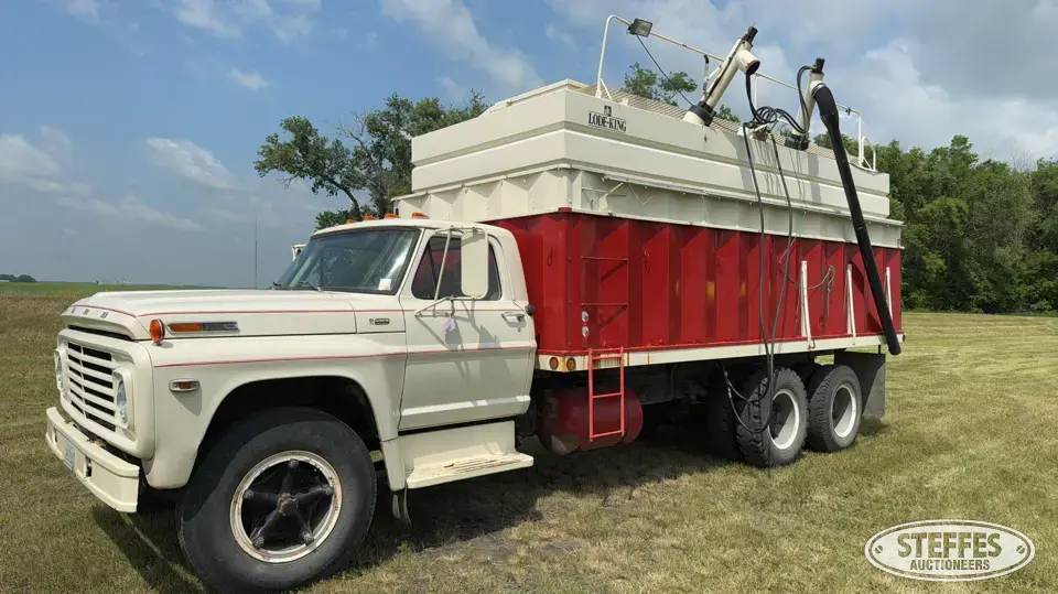 1972 Ford 700 Grain Truck