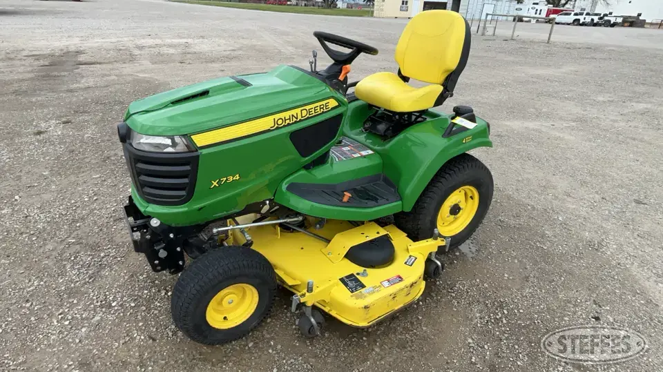 2018 John Deere X734 Lawn Tractor