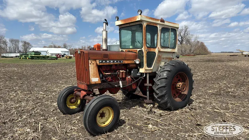1963 Farmall 806 Collectible Tractor