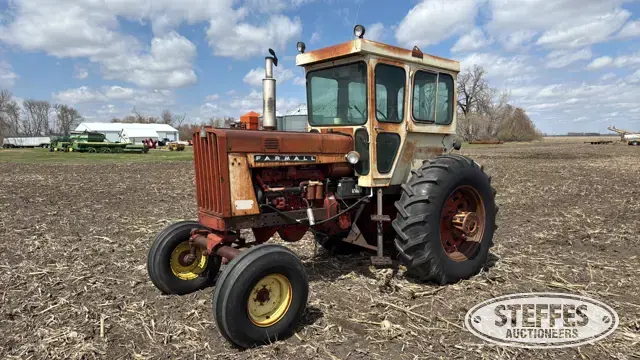 1963 Farmall 806