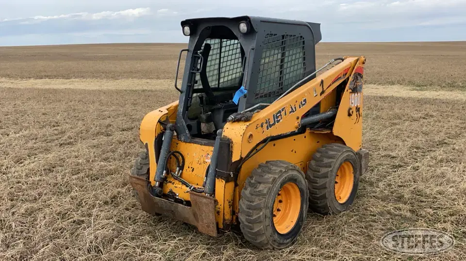 Mustang 1900R Wheeled Skid Steer