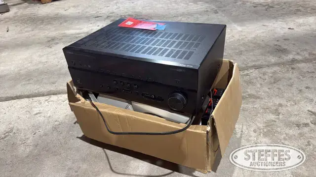Yamaha RX-V677