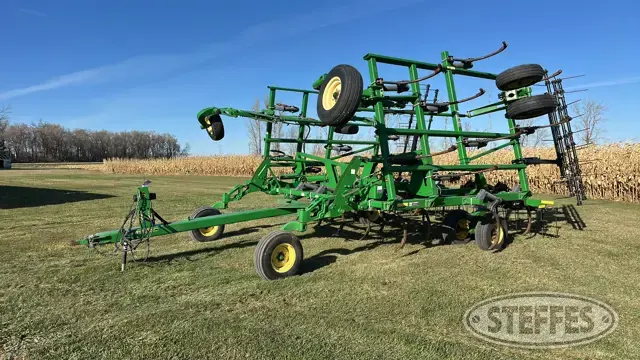 2012 John Deere 2410