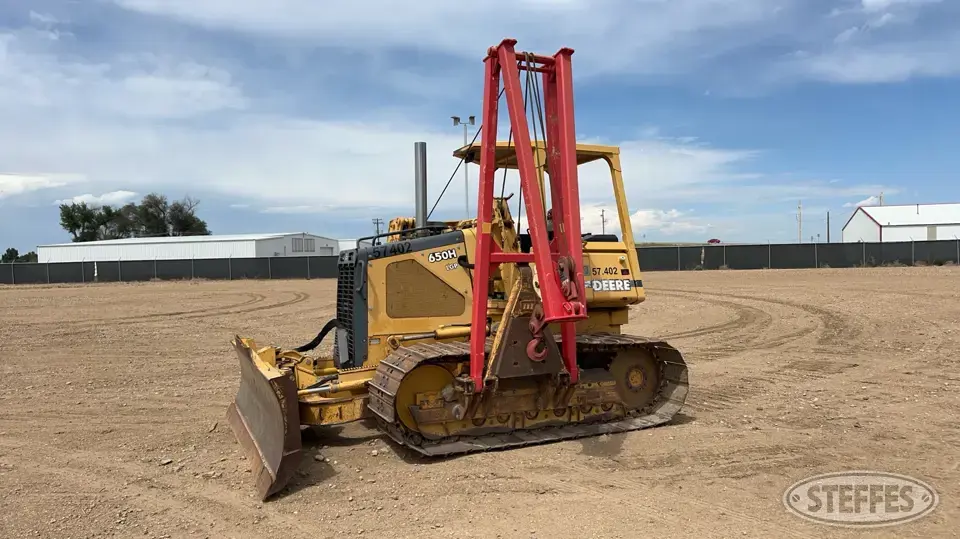 2001 Deere 650H LGP W/2004 Midwestern M520 Dozer
