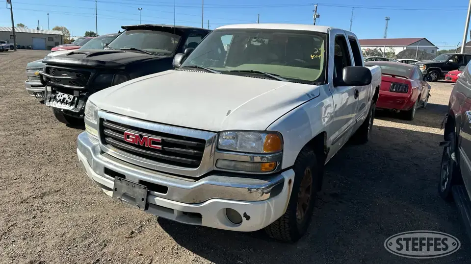 2005 GMC Sierra K1500 Half Ton Pickup