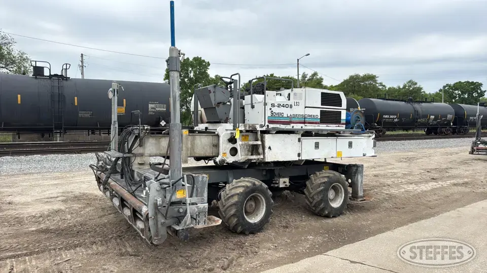 2000 Somero S-240 Paving Equipment