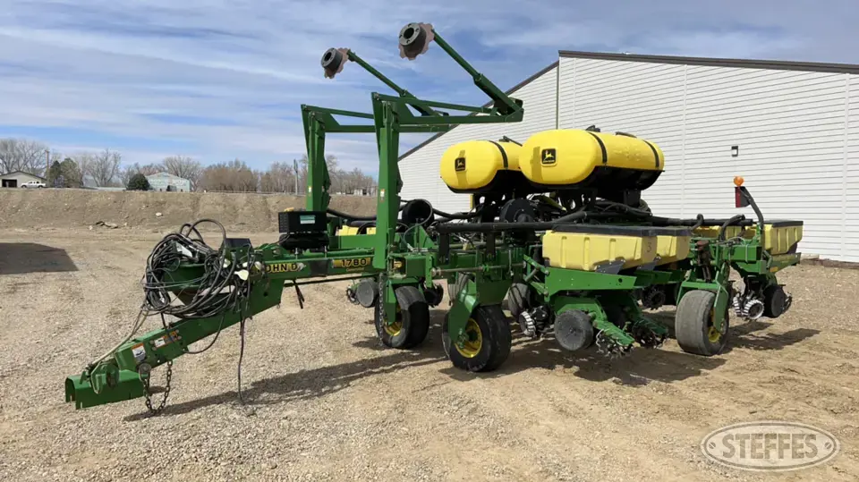 2001 John Deere 1780 12 or More Row Planter