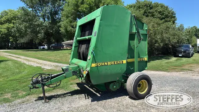 1997 John Deere 566