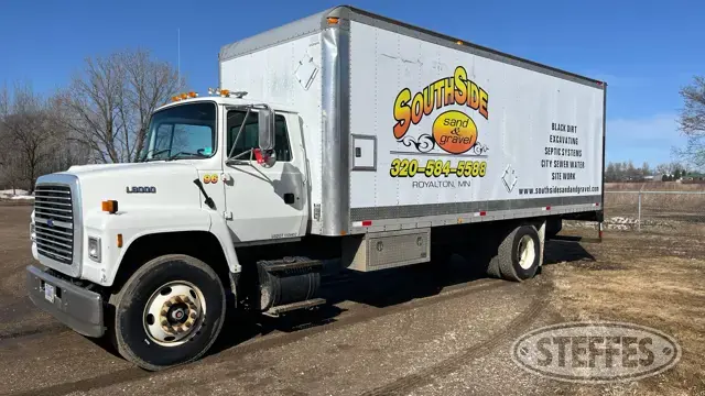 1996 Ford L8000