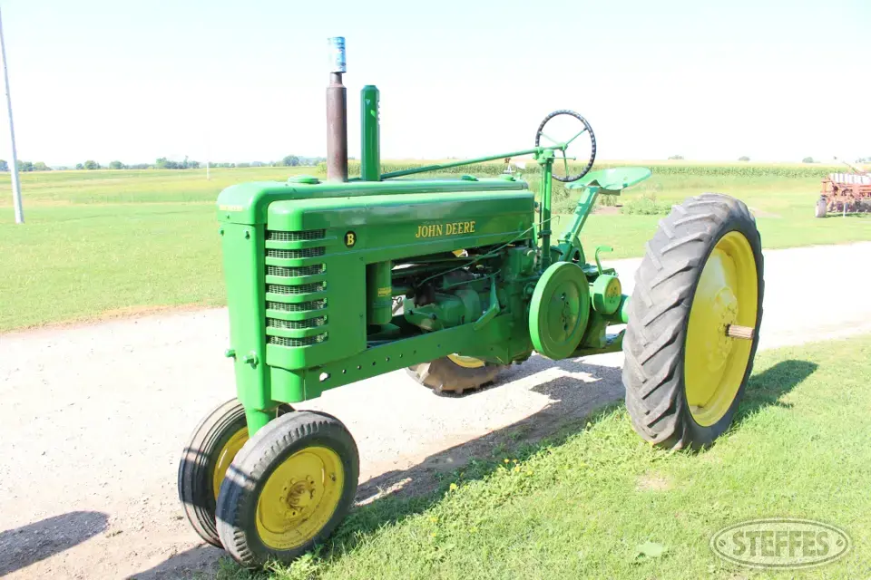 1945 John Deere B Collectible Show Tractors-Stationary Engine