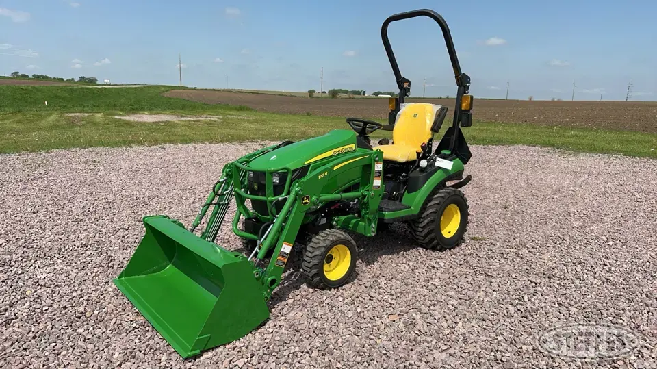 2023 John Deere 1025R MFWD Tractor