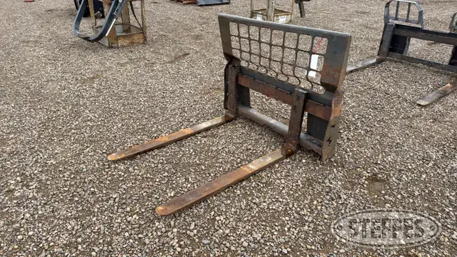 Bobcat skid steer pallet forks