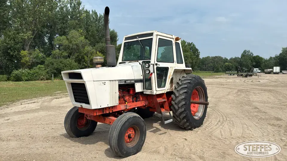 1977 Case 1370 2WD Tractor