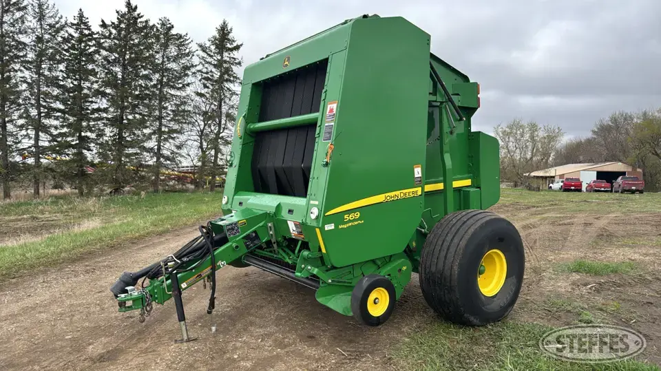 2014 John Deere 569 Round Baler