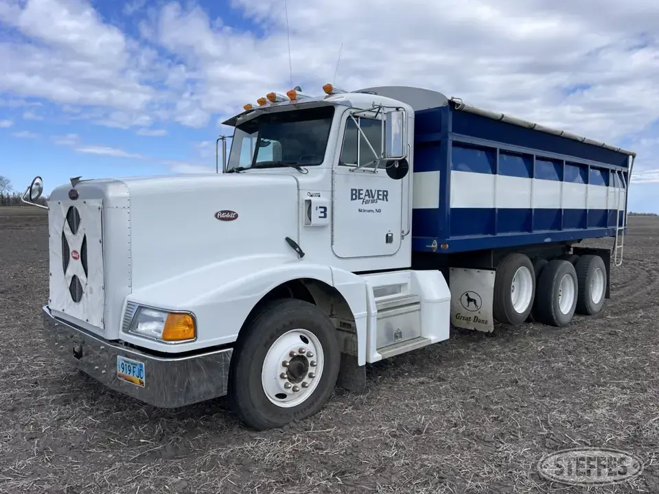 1993 Peterbilt 377 Tri-Axle Boxed Truck