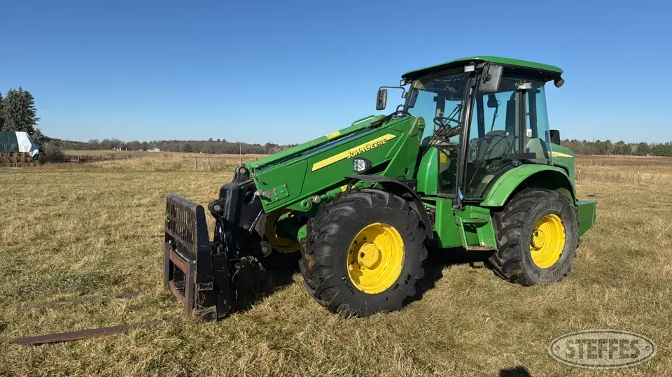 2004 John Deere 3800 Telescopic Forklift