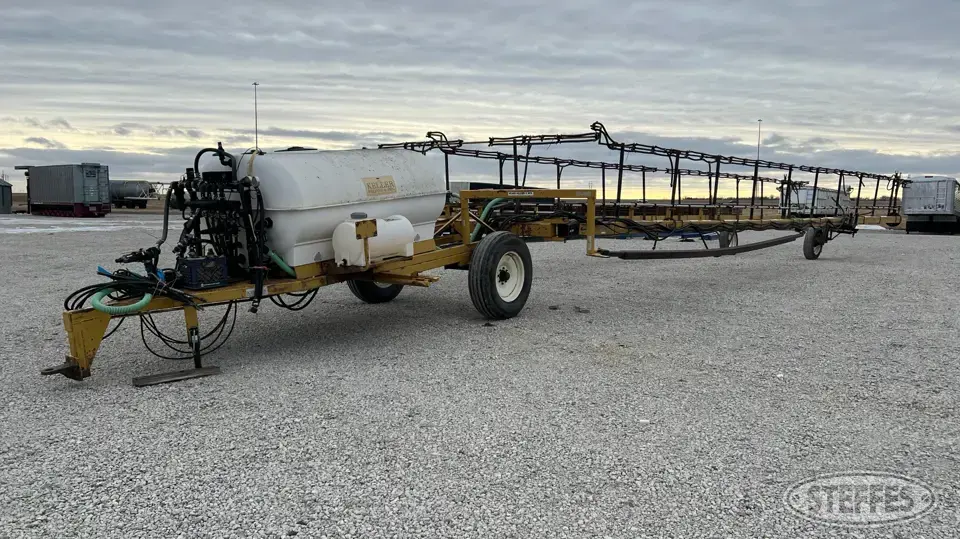 Keller Welding & Mfg. Pull-Type Sprayer