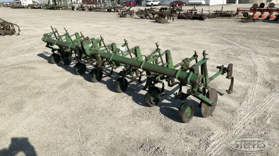 John Deere RG630 Row Crop Cultivator