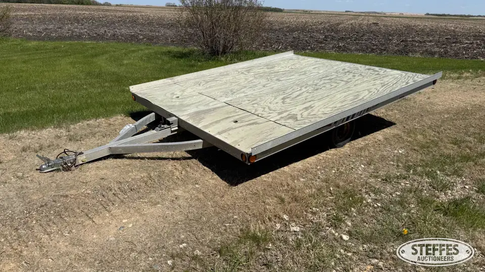 2000 Triton single axle snowmobile trailer Utility Trailer