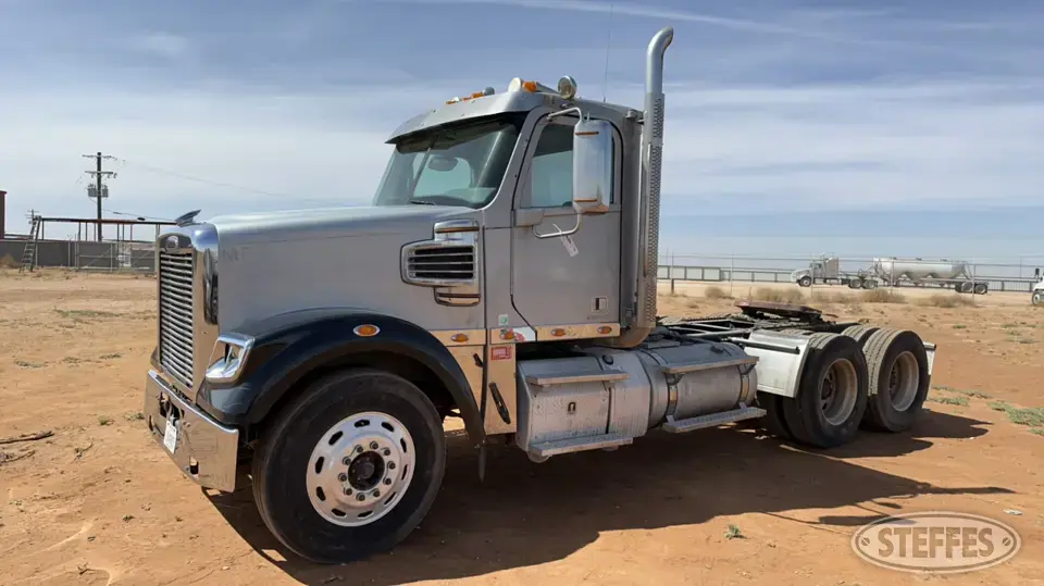2012 Freightliner SD122 Coronado Conventional Truck without Sleeper