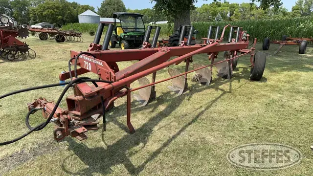 International 720