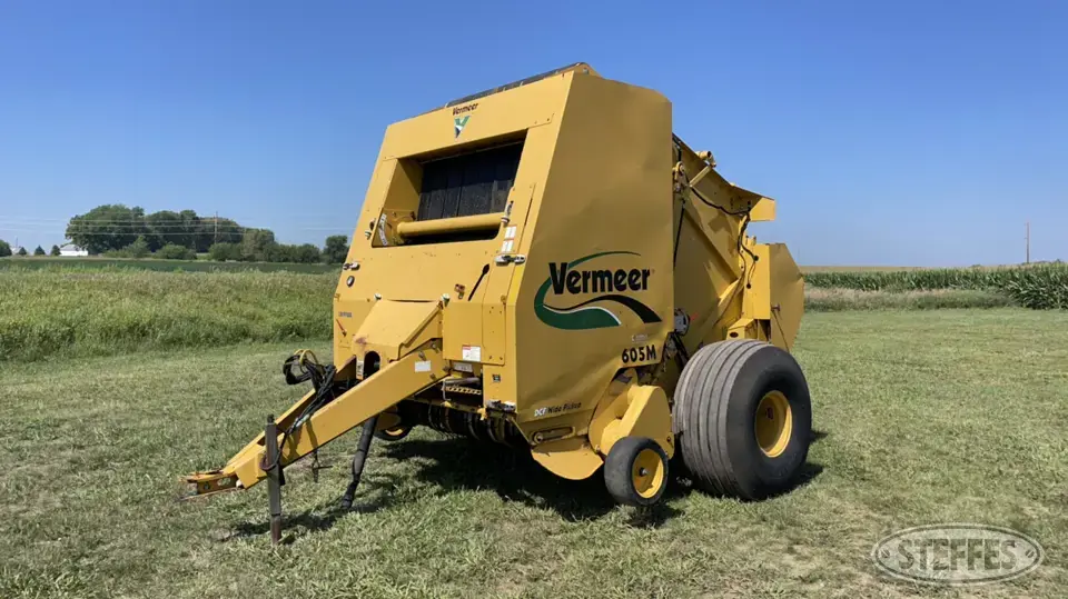 2007 Vermeer 605M Round Baler