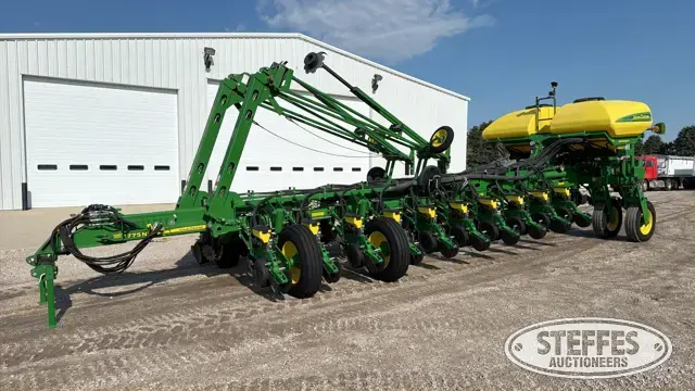 2014 John Deere 1775NT