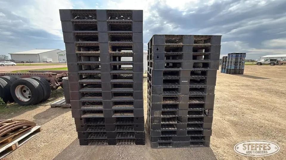 (30) Plastic pallets General Business Support Item