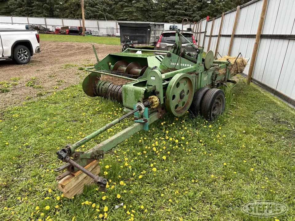 John Deere 14T Square Baler