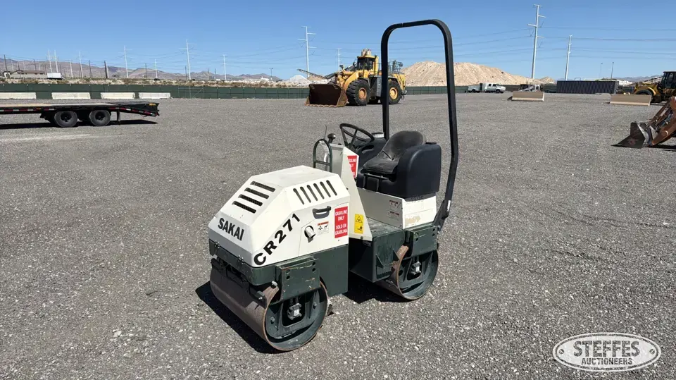 Sakai CR271 Self-Propelled Tandem Compactor