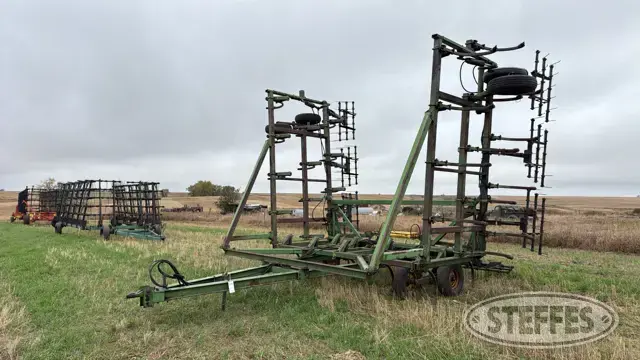 John Deere 1610
