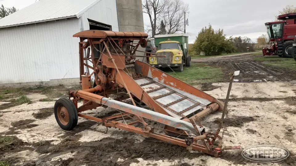 Allis-Chalmers Roto-Baler Round Baler