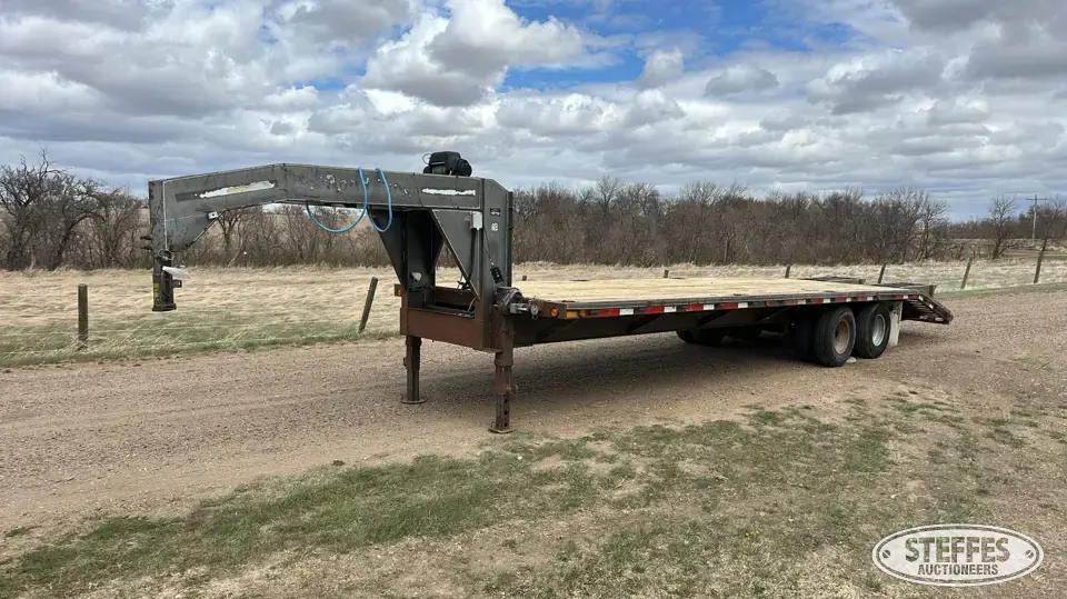 2002 Road King Flatbed Trailer