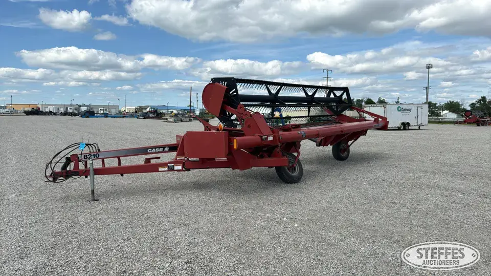 Case IH 8210 Pull-Type Swather