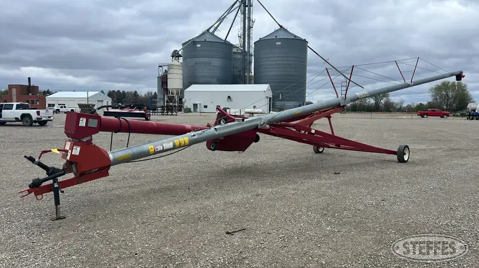 Hutchinson/Mayrath Swing Hopper Auger