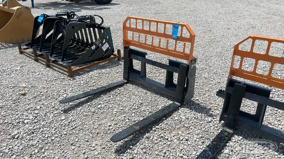 Land Honor PF-11-3500G Skid Steer Fork