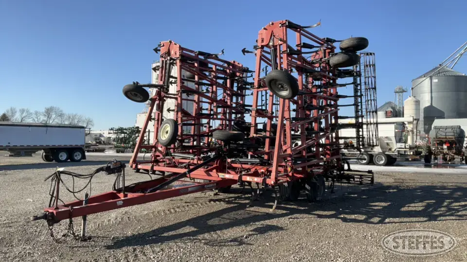 2009 Case-IH Tigermate 200 Field Cultivator