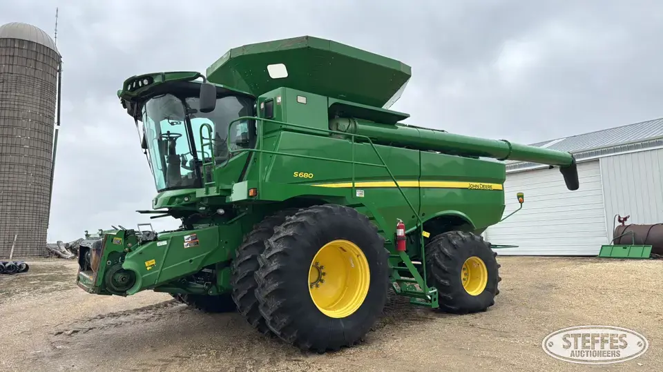 2012 John Deere S680 Combine