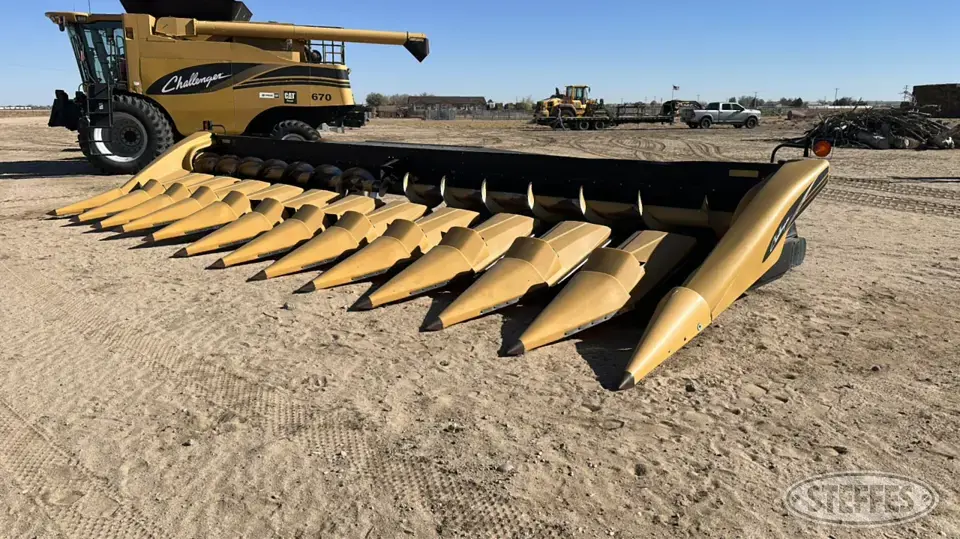 AGCO Challenger 1230 Corn Head