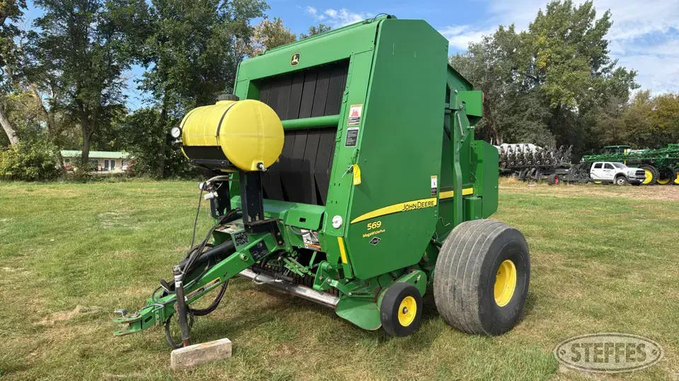 2014 John Deere 569 Round Baler