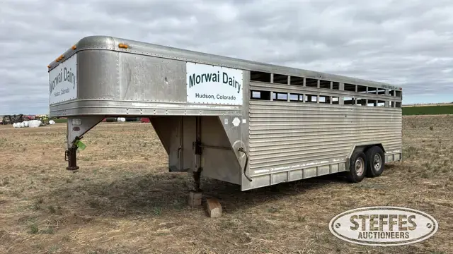 1998 Featherlite 8200