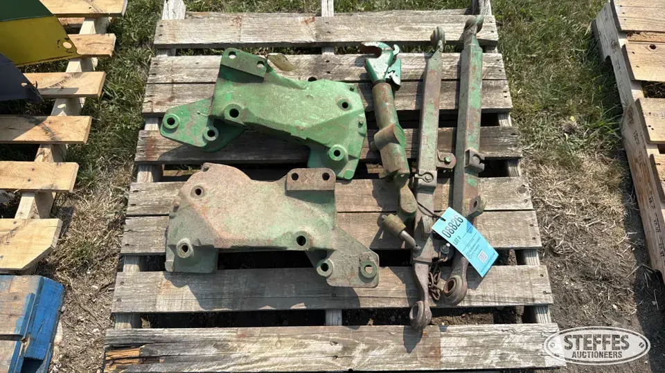 John Deere 3 pt. arms Tractor Part