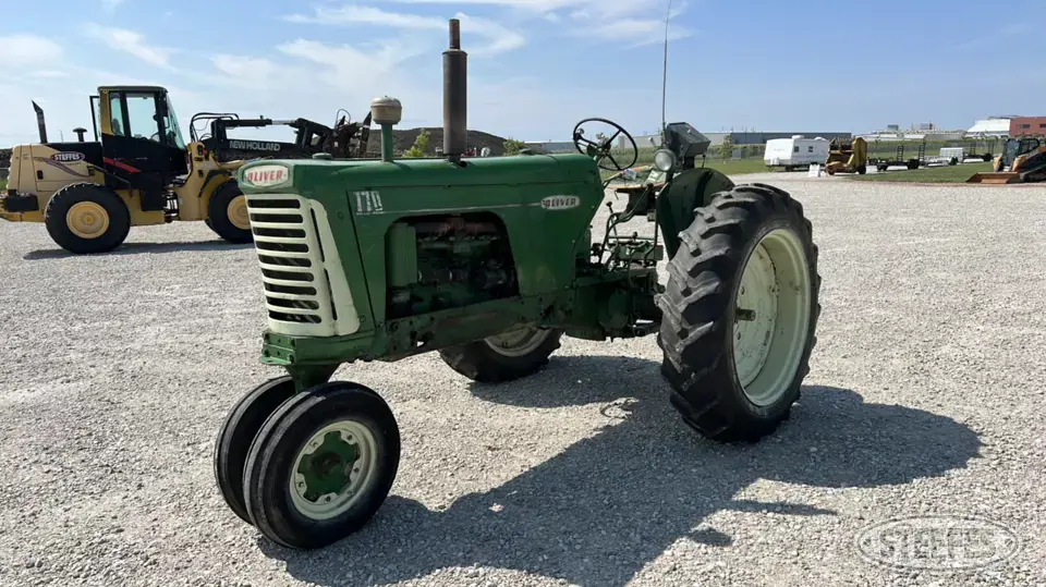 1958 Oliver 770 2WD Tractor